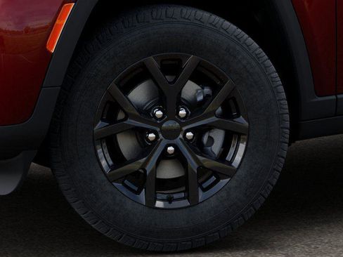 New 2026 Jeep Grand Cherokee Altitude image 8