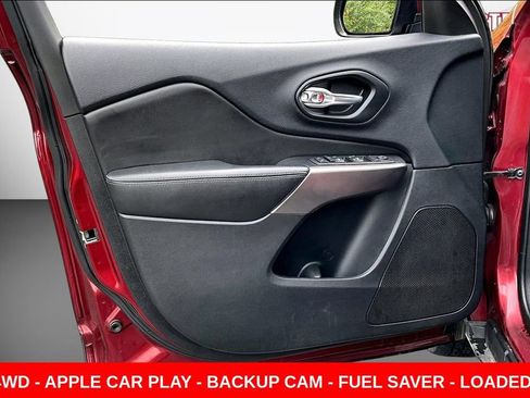Used 2019 Jeep Cherokee Latitude Plus AWD/4WD image 19