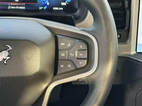 Used 2025 Ford Bronco Outer Banks image 9