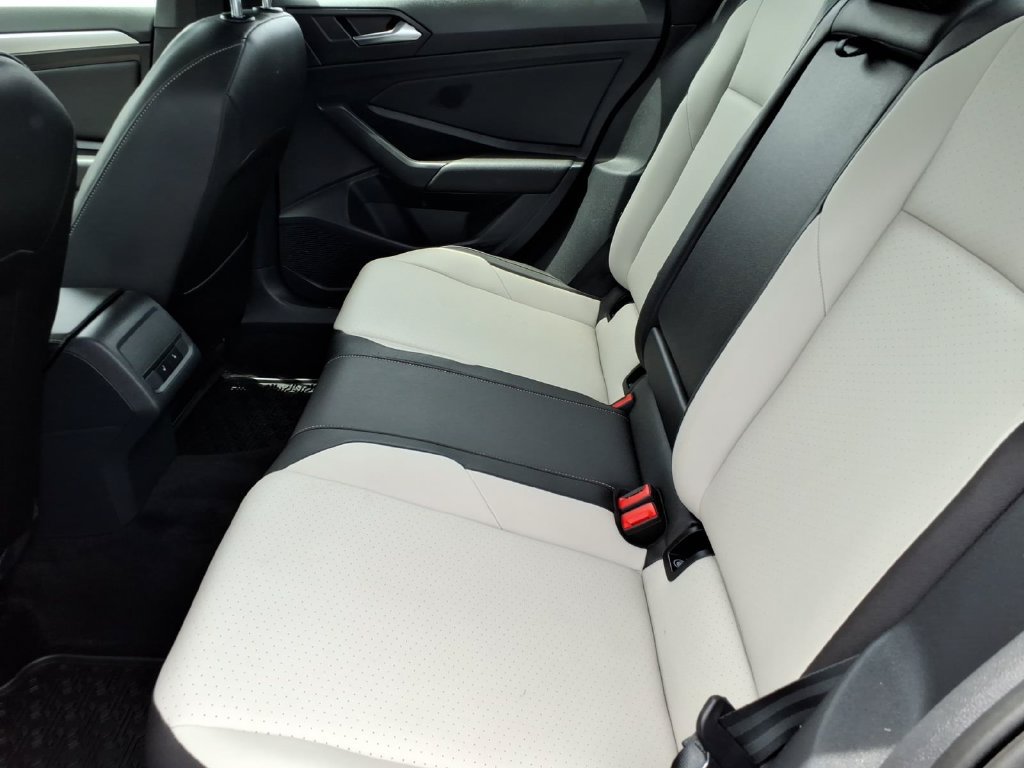 Used 2021 Volkswagen Jetta R-Line w/ R-Line Cold Weather Package FWD image 17