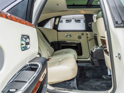 Used 2015 Rolls-Royce Ghost image 92