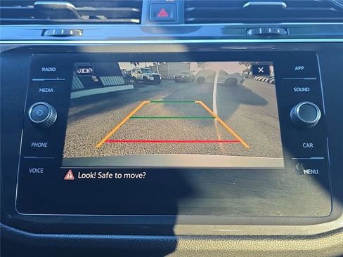 Used 2023 Volkswagen Tiguan SE R-Line image 18