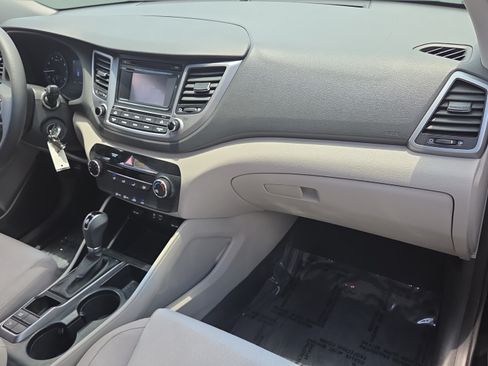 Used 2016 Hyundai Tucson SE w/ Option Group 02 FWD image 17