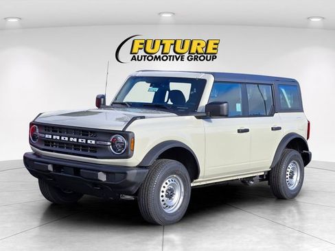 New 2025 Ford Bronco 4-Door image 2