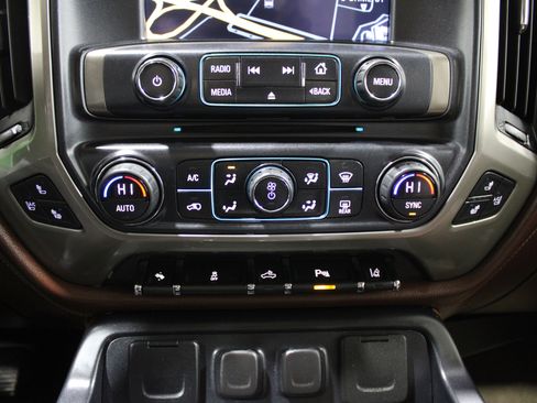 Used 2015 Chevrolet Silverado 2500 High Country image 20