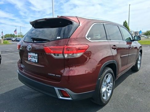 Used 2017 Toyota Highlander Limited AWD/4WD image 6