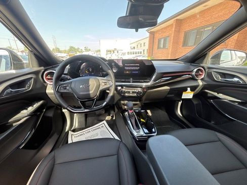 Used 2026 Chevrolet Trax RS w/ Sunroof Package FWD image 28