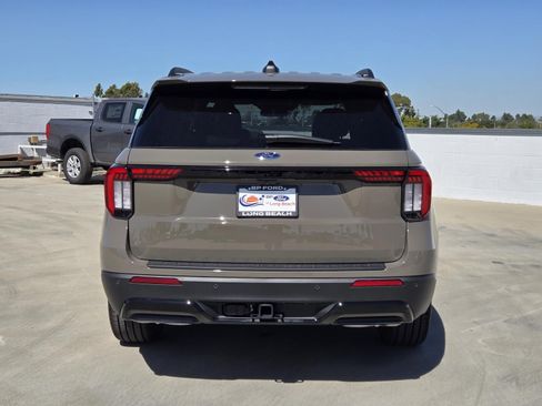 New 2026 Ford Explorer ST-Line w/ ST-Line Street Pack RWD image 5