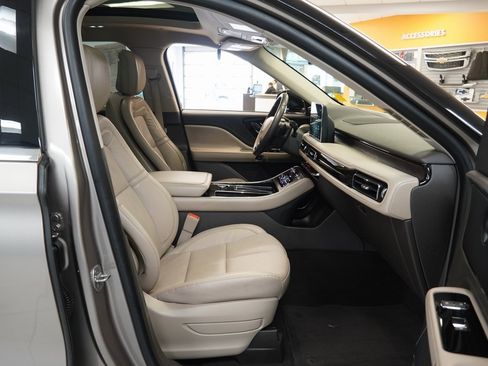 Used 2020 Lincoln Aviator Reserve w/ Equipment Group 201A image 30