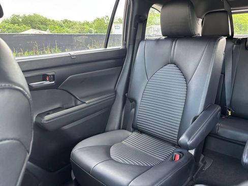 Used 2025 Toyota Highlander XSE AWD/4WD image 43