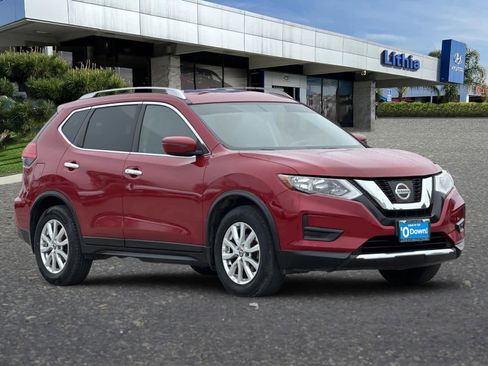 Used 2017 Nissan Rogue SV image 9