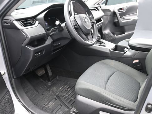 Used 2023 Toyota RAV4 LE FWD image 12