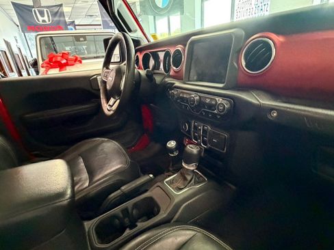 Used 2019 Jeep Wrangler Unlimited Rubicon AWD/4WD image 37