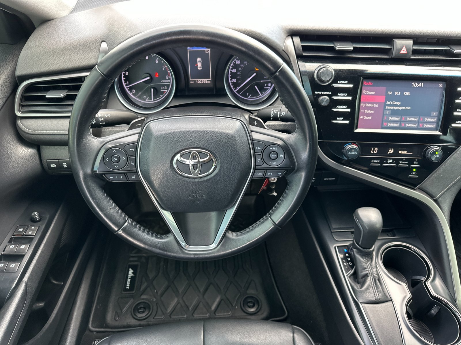 Used 2019 Toyota Camry SE FWD image 14
