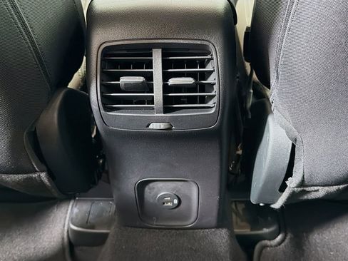 Used 2022 Ford Escape SE w/ SE Sport Appearance Package image 24