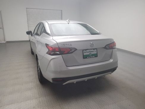 Used 2021 Nissan Versa SV FWD image 6