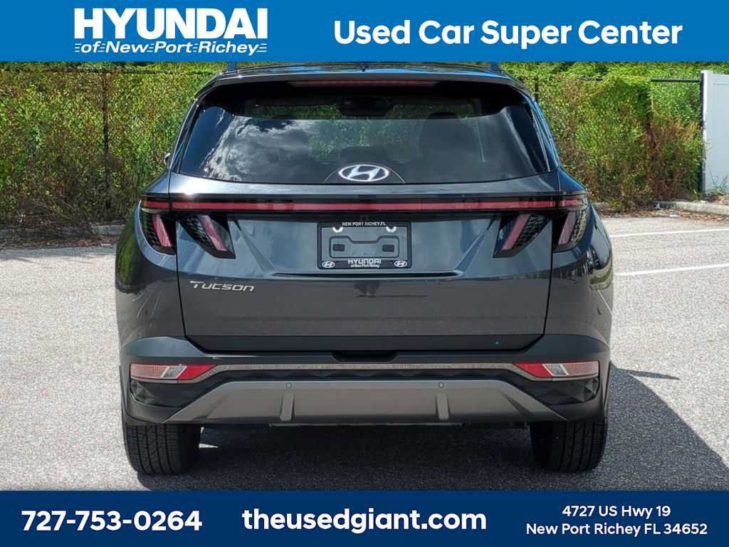 Certified 2022 Hyundai Tucson Limited w/ Cargo Package FWD image 4