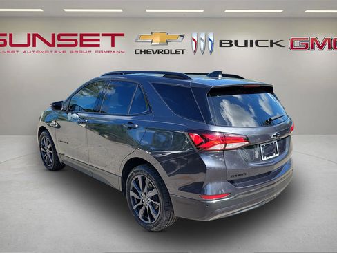 Certified 2022 Chevrolet Equinox RS w/ RS Leather Package FWD image 6