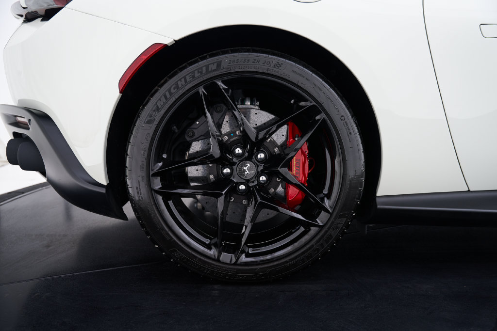 Used 2022 Ferrari Roma RWD image 36