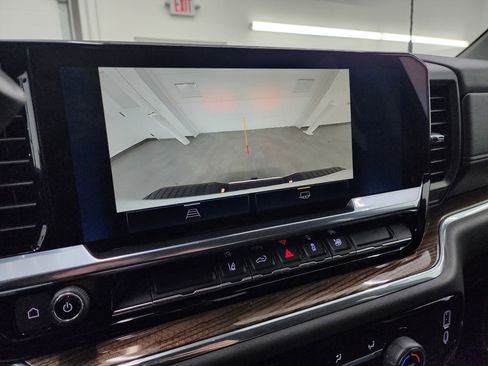 Used 2024 Chevrolet Silverado 2500 LT image 17