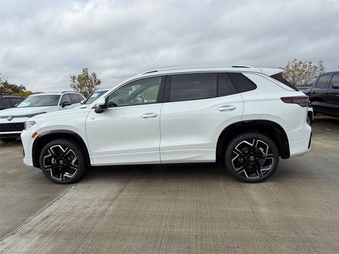 New 2026 Volkswagen Tiguan SEL R-Line image 10