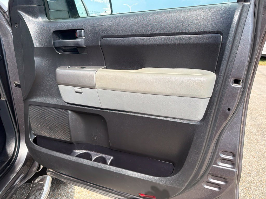 Used 2013 Toyota Tundra 4x4 CrewMax w/ Tow Pkg image 15