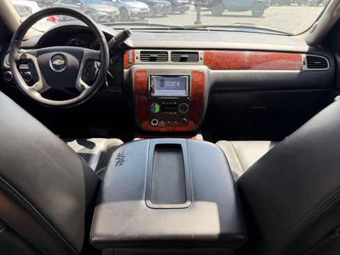 Used 2009 Chevrolet Tahoe LTZ AWD/4WD image 11