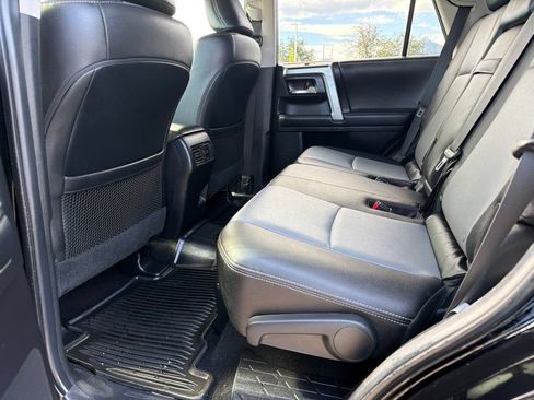 Used 2020 Toyota 4Runner SR5 Premium w/ Moonroof Package AWD/4WD image 19
