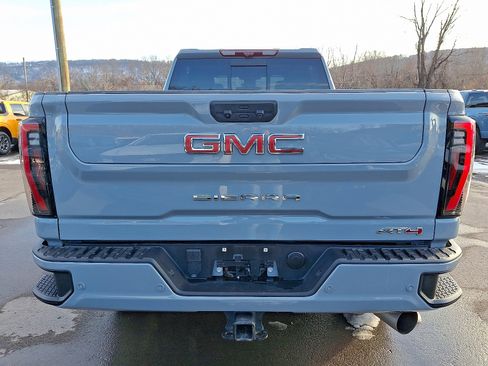 Used 2024 GMC Sierra 3500 AT4 w/ AT4 Premium Plus Package image 9