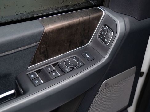 Used 2024 Ford F350 Lariat image 18