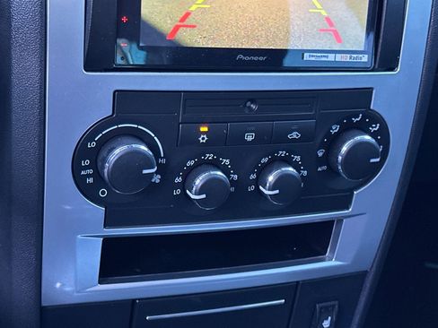 Used 2010 Chrysler 300 Touring image 19