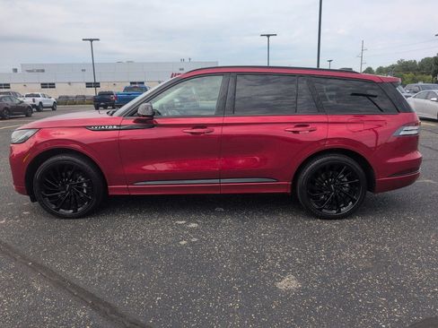 Used 2025 Lincoln Aviator Reserve w/ Equipment Group 201A AWD/4WD image 2