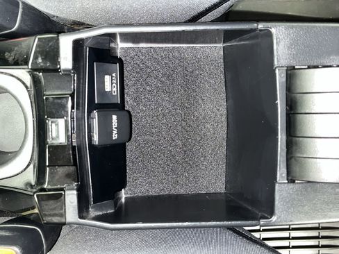 Used 2020 Toyota Corolla LE FWD image 22