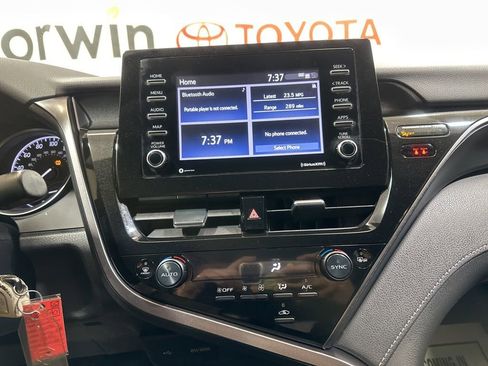 Used 2023 Toyota Camry SE image 24