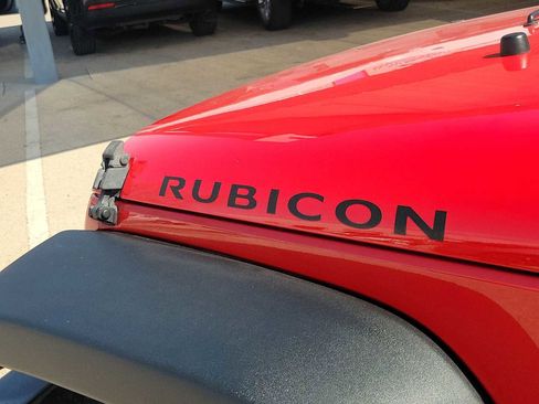 Used 2016 Jeep Wrangler Unlimited Rubicon w/ Connectivity Group image 3