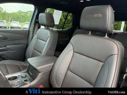 Used 2023 Chevrolet Traverse High Country image 18