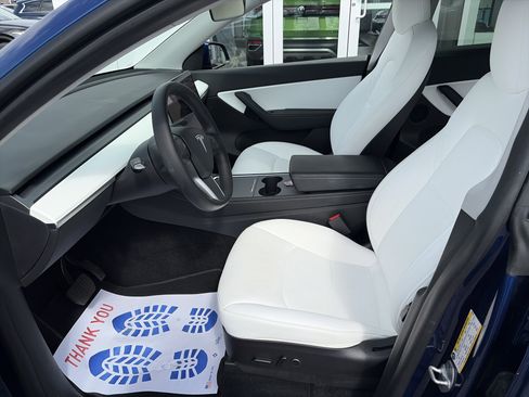 Used 2022 Tesla Model Y Long Range AWD/4WD image 14