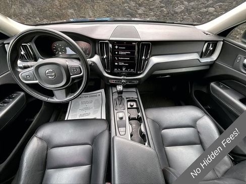 Used 2018 Volvo XC60 T5 Momentum w/ Vision Package AWD/4WD image 14