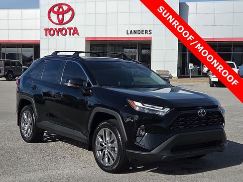 Used 2024 Toyota RAV4 XLE Premium image 1