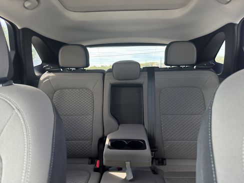 Used 2022 Ford Escape SE w/ SE Sport Appearance Package image 21