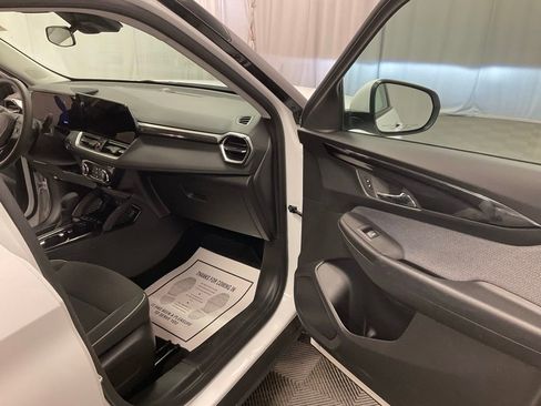 Used 2025 Chevrolet TrailBlazer LT image 25