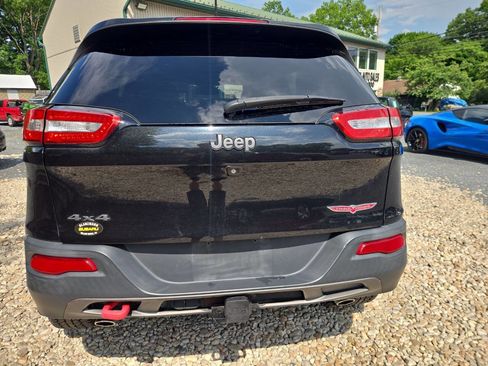 Used 2016 Jeep Cherokee Trailhawk w/ Leather Interior Group AWD/4WD image 5