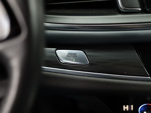 Used 2023 Buick Enclave Essence FWD image 19