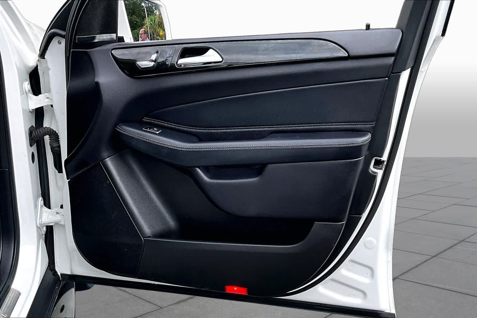 Used 2019 Mercedes-Benz GLE 400 4MATIC image 23