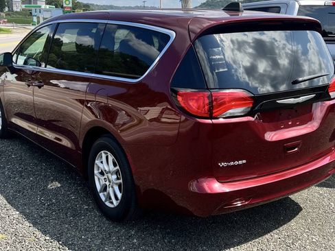 Used 2023 Chrysler Voyager LX FWD image 6