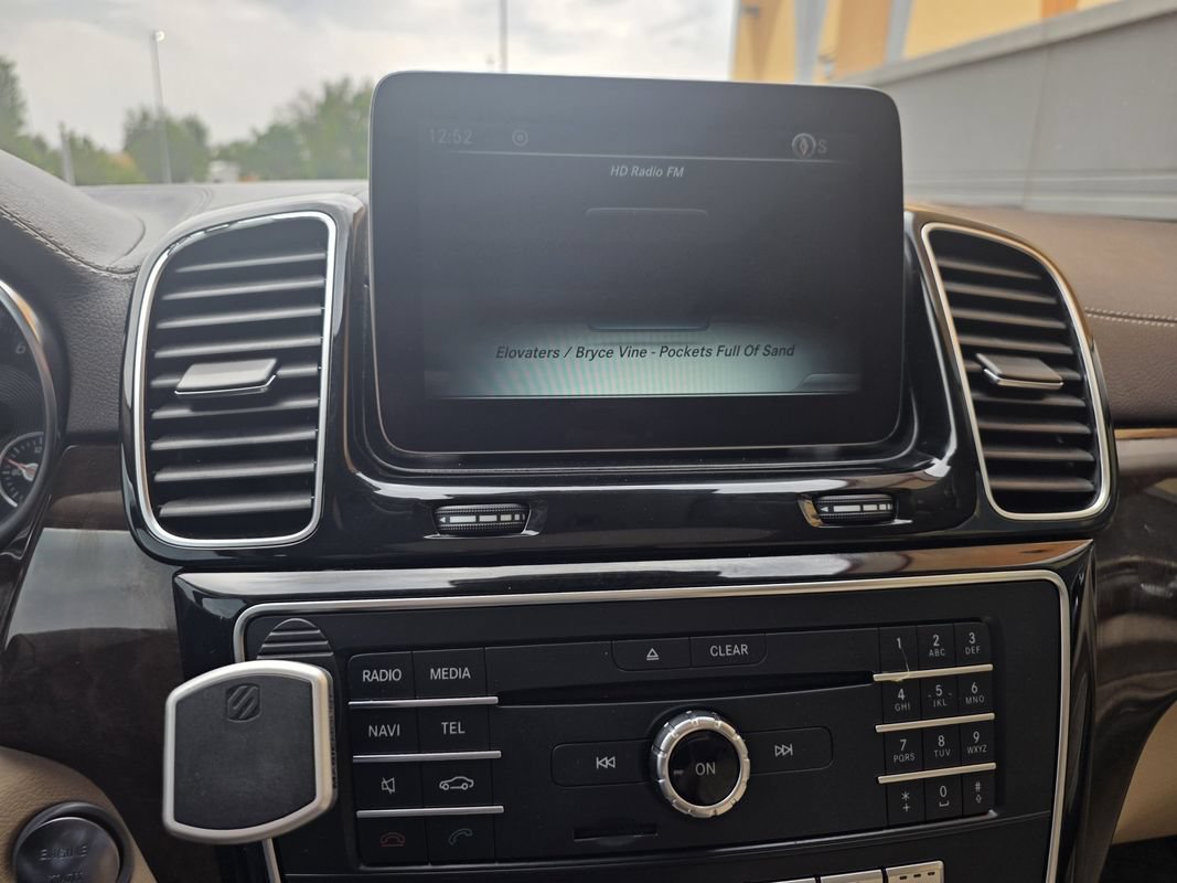 Used 2017 Mercedes-Benz GLS 450 4MATIC image 37