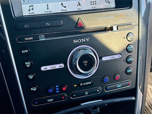 Used 2018 Ford Explorer Sport w/ Equipment Group 401A image 14
