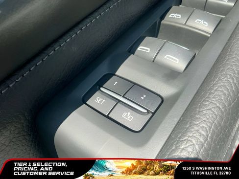 Used 2022 GMC Yukon Denali RWD image 22