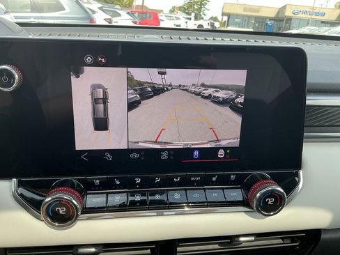 Used 2025 GMC Canyon AT4 w/ AT4X Package image 13