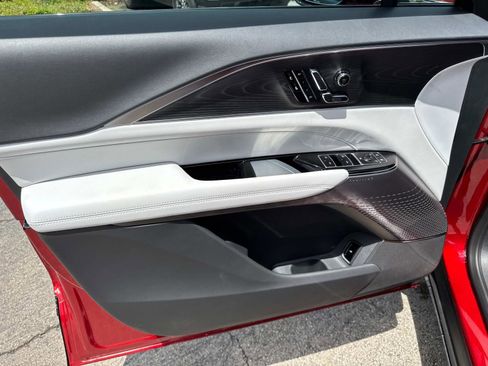 New 2025 Cadillac Lyriq Luxury image 16